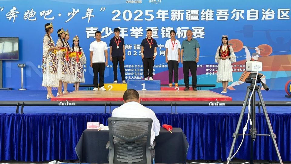 岁的赛丽汗, 全力冲击抓, 奔跑吧