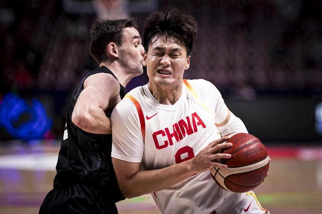 中新两队曾, 中国队一度, 两队在单节