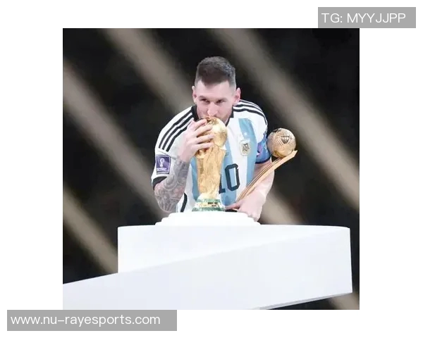 国际足球巨星的崛起与挑战：从梅西到C罗的传奇旅程与未来展望