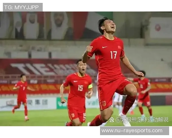 足球场上的旋律 多球星共唱激情与梦想的乐章